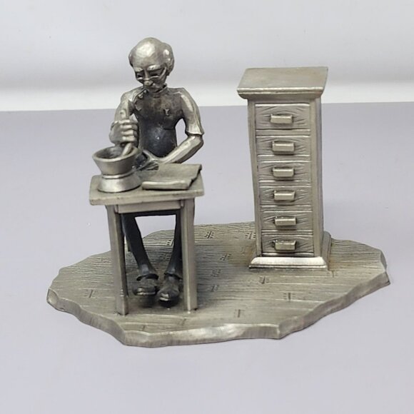 Vintage Heritage Pewter Apothecary Pharmacist Figurine Figurine - Picture 1 of 14